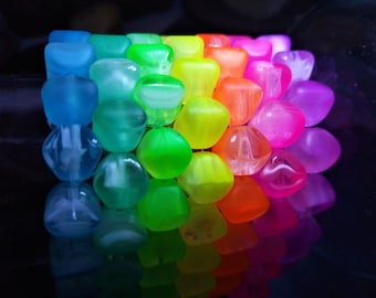Set 21 Böhmische Glasperlen - 7 NEON Farben je 3 Perlen f. ein Armband - Doppelkegel 7x9mm - ABSOLUTE RARITÄT - Laterne - Glaskombination