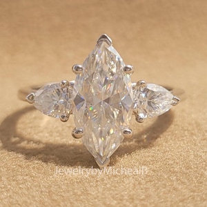 Marquise Cut Moissanite Engagement Ring, 14K Solid Gold Three Stone Wedding Ring, Pear Side Stone Bridal Jewelry, Gift for Her