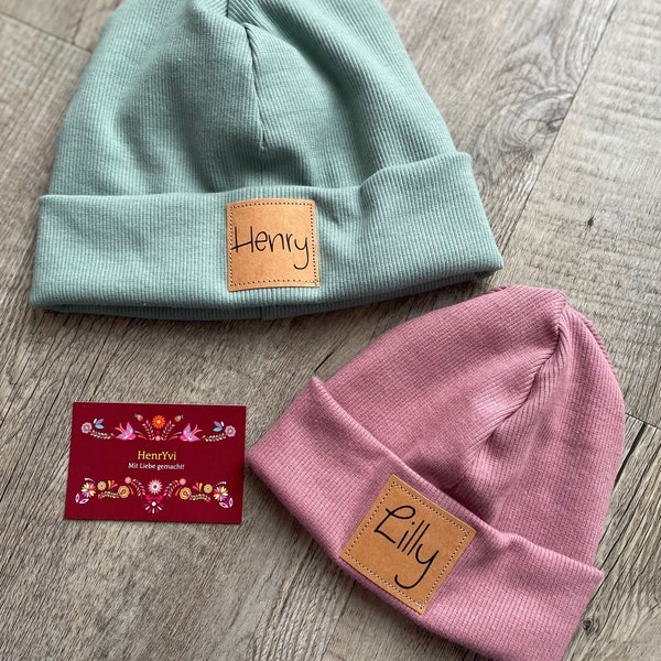 Personalisierte Hipster Beanie in mint und altrosa für Babys, Kinder und Erwachsene