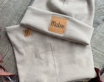 Personalisierte Hipster Beanie und Loop im Set in beige für Mädchen, Jungs und Erwachsene