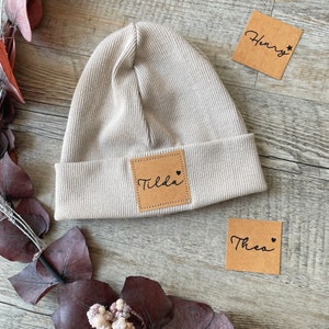 Personalisierte Hipster Beanie in beige Bild 1