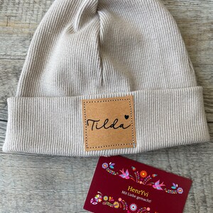 Personalisierte Hipster Beanie in beige Bild 4