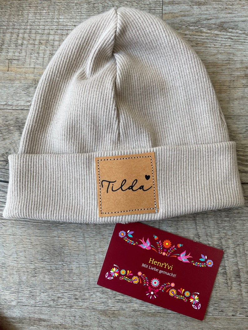 Personalisierte Hipster Beanie in beige Bild 4