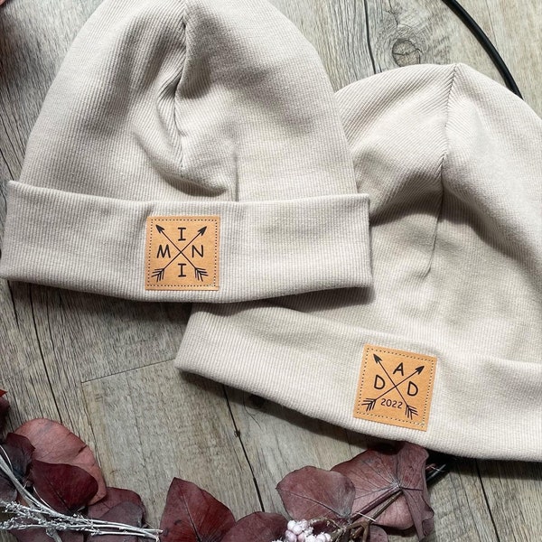 Set aus 2-5 Personalisierten Wintermützen. Labelbeanies im Partnerlook, Familienoutfit in beige