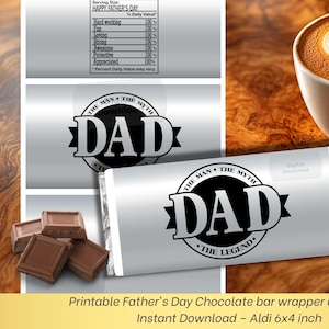 Puede incluir: Envoltorio de barra de chocolate imprimible con fondo plateado y texto negro que dice "The Man The Myth Dad The Legend". El envoltorio está diseñado para el Día del Padre y mide 6x4 pulgadas.