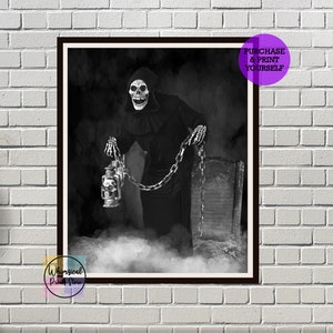 Skeleton Gravesite Digital Print - Halloween Wall Art - Skeleton -Printable Halloween  -Download and Print - Printable