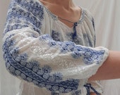 Cottagecore 1940s Hungarian hand embroidered vintage blouse with embroideried floral detailing