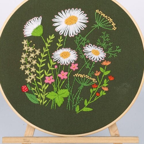 Green Daisy Embroidery Kit for Beginner Modern Embroidery Etsy