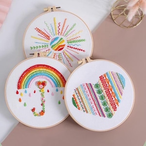 Rainbow Beginner Embroidery Kit, Beginner Embroidery kit, Modern embroidery kit cross stitch, Hand Embroidery Kit, Needlepoint, DIY Craft
