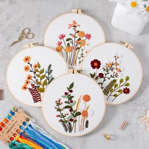 Embroidery Kit For Beginner | Modern Crewel Embroidery Kit with Pattern | Floral Embroidery Full Kit with Needlepoint Hoop| DIY Craft Kit