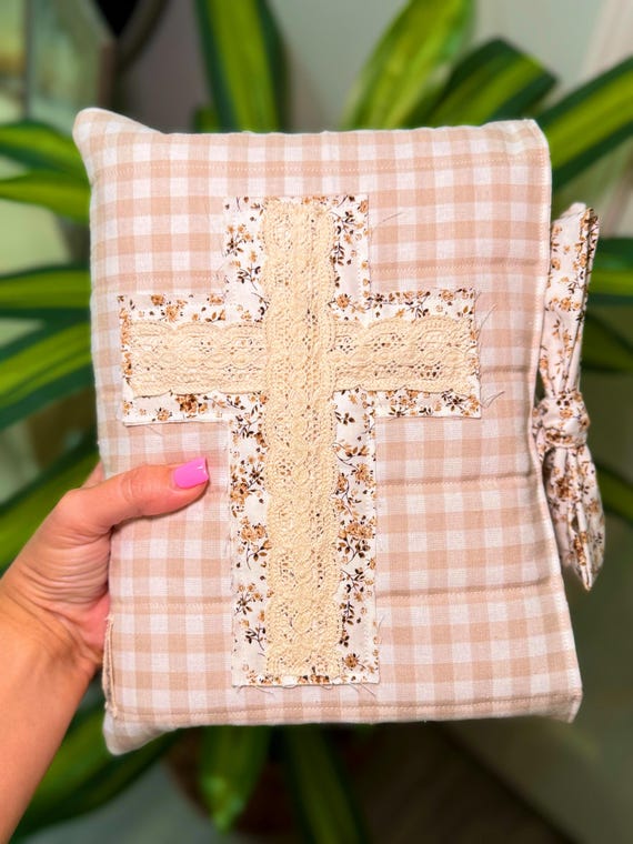 Bow Bible Sleeve, Cross Applique, Quilted Bible Sleeve, Bible Sleeve with Bow, Bible Sleeve, Bible Cover, Quilted Bible Cover