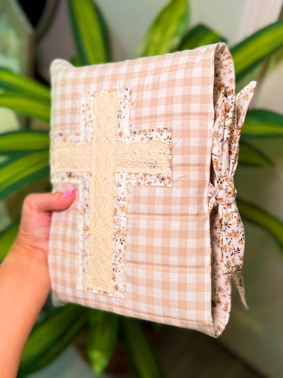 Bow Bible Sleeve, Cross Applique, Quilted Bible Sleeve, Bible Sleeve with Bow, Bible Sleeve, Bible Cover, Quilted Bible Cover