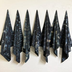 24 "Schwarzes Bandana 27 'Graues Halstuch Genäht ByMe Umfunktioniert 100% Baumwolle Feiner Stoff Hand Krawatte & Ice Dye Holzkohle Pech Tar Blau-Schwarz Shibori