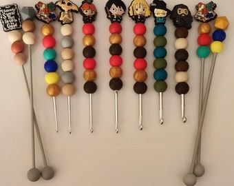 Agujas de crochet con cuentas inspiradas en HP, agujas de crochet personalizadas y novedosas, hechas a pedido.