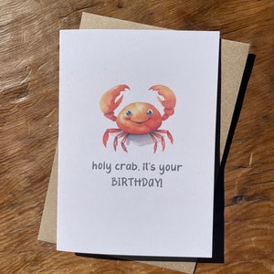 Feliz aniversário, caranguejo sagrado, aniversário engraçado, trocadilho, cartão divertido, presente para ele, presente para ela, presente de aniversário, cartão fofo, best-seller, presente engraçado, amor