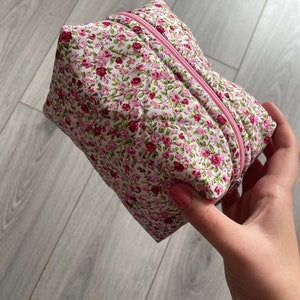 Pink & Red Floral Makeup Bag zdjęcie 5