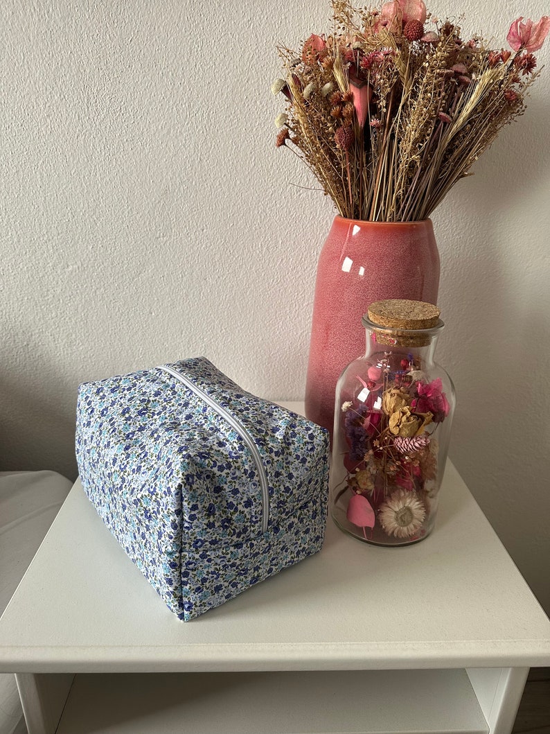 Trousse de maquillage florale bleue grande image 1