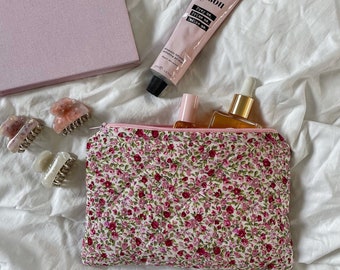 Make-up-Tasche mit Blumenmuster in Rosa und Rot