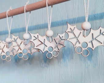 Weihnachtszweig Anhänger aus Holz | Mahonie | minimalistische Deko