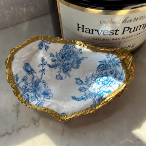Blue Floral Oyster Ring Dish, French Toile, Gift for Bride, Bridesmaid Gift, Mother’s Day Gift, Party Favor, Wedding Favor, Engagement Gift
