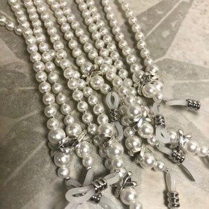 GLASSES CHAIN PEARL,Coquette aesthetic Glasses Holder, Pearl Bead Chain, Gifts for Her Under 15, Sunglasses Chain, Glasses Lanyard, Straps