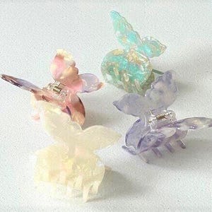 BUTTERFLY HAIR CLAW Clip, Coquette aesthetic, Acetate Hair Claw Clip, Butterfly Grip, Pearl Effect Clip, Gifts for her Under 10, Accessories