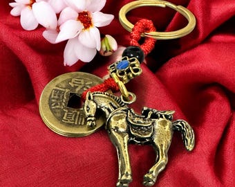 ビンテージ翡翠ガラスの馬、小さな置物、東洋彫刻スタイルの休息中の馬 