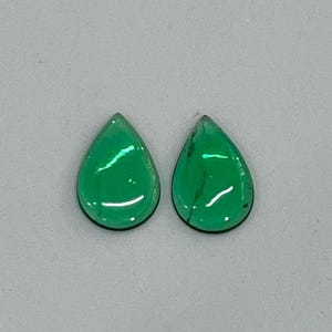 Emerald antique pan cab natural zamiban (weight—2.15 carta) pair size cab  2 piece  Earrings size. Merry christmas special