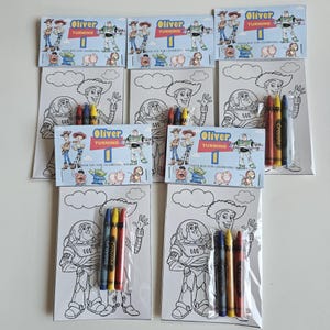 Recuerdos de fiesta de Toy Story, Mini hojas para colorear y crayones, Dos recuerdos de fiesta de "Infinito y más allá", Bolsa personalizada de recuerdos de fiesta de Toy Story imagen 8