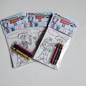 Recuerdos de fiesta de Toy Story, Mini hojas para colorear y crayones, Dos recuerdos de fiesta de "Infinito y más allá", Bolsa personalizada de recuerdos de fiesta de Toy Story imagen 11