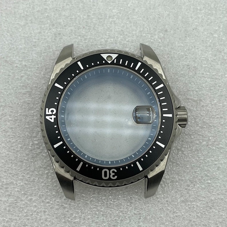 43,5 mm titanboett modifierad klockarmband av högkvalitativt titanboett för nh35 nh36 automatiskt mekaniskt urverk Klocktillbehör A1