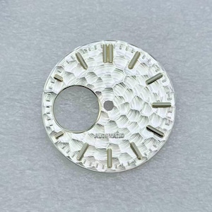 28,5 mm bikakebearbetad hamrad urtavla för NH38 NH70 skeletturverk Modifierade delar Applicerade index Flera färger Gör-det-själv-anpassad urtavla reparation white gold