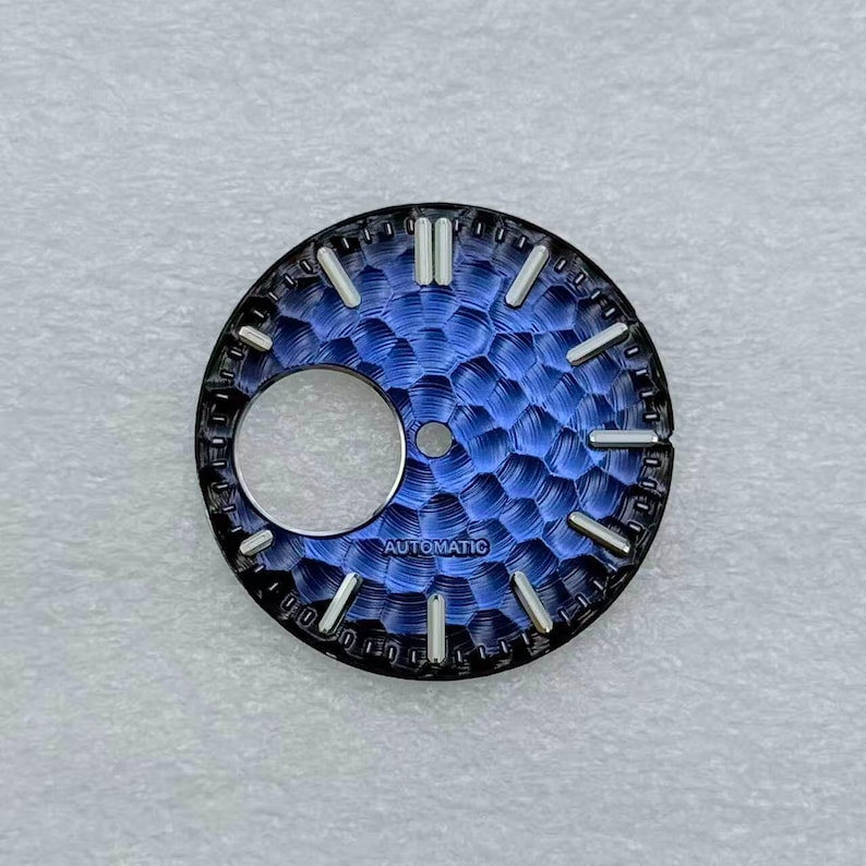 28,5 mm bikakebearbetad hamrad urtavla för NH38 NH70 skeletturverk Modifierade delar Applicerade index Flera färger Gör-det-själv-anpassad urtavla reparation black blue silver