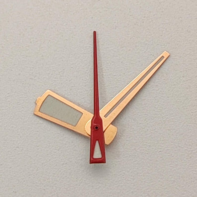 Modifiziertes Zeigerspiel Color Blocking rot, silber und grün Leuchtzeiger passend für japanische NH35/36/4R/7S mechanisches Uhrwerk D