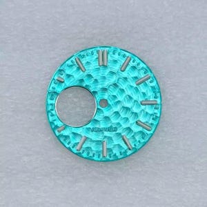 28,5 mm bikakebearbetad hamrad urtavla för NH38 NH70 skeletturverk Modifierade delar Applicerade index Flera färger Gör-det-själv-anpassad urtavla reparation blue silver