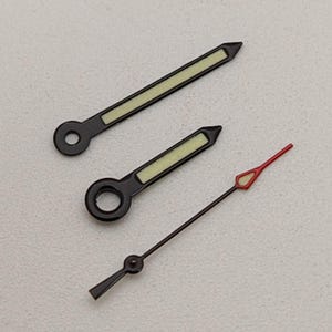 Modifiziertes Zeigerspiel Color Blocking rot, silber und grün Leuchtzeiger passend für japanische NH35/36/4R/7S mechanisches Uhrwerk Bild 17