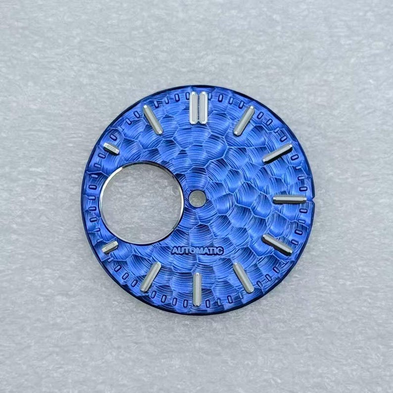 28,5 mm bikakebearbetad hamrad urtavla för NH38 NH70 skeletturverk Modifierade delar Applicerade index Flera färger Gör-det-själv-anpassad urtavla reparation dark blue silver