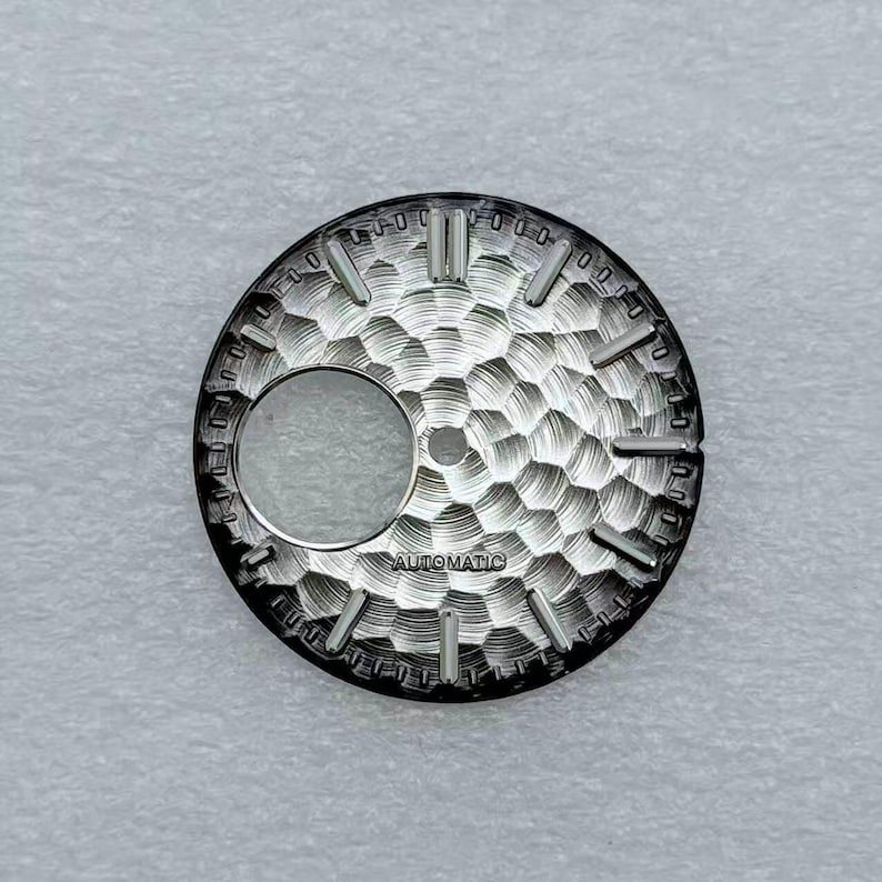 28,5 mm bikakebearbetad hamrad urtavla för NH38 NH70 skeletturverk Modifierade delar Applicerade index Flera färger Gör-det-själv-anpassad urtavla reparation black white silver
