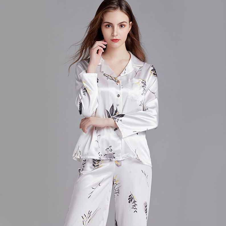 White Black Leaves Sleepwear Women Clothing Silk Printed Feathers Pajamas Soft Women Nightgown Set