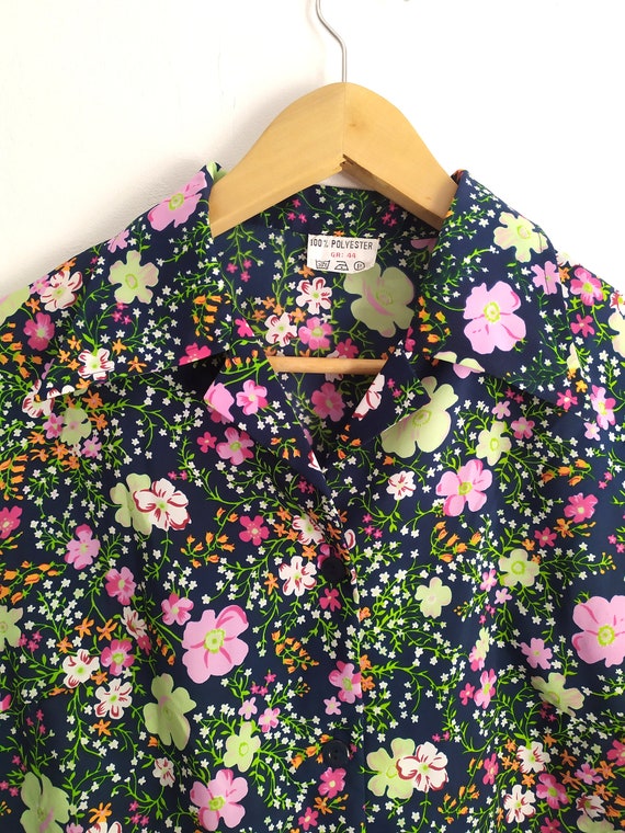 Vintage 1970s colourful floral pattern blouse, na… - image 4