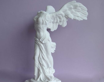 Victory of Samothrace replica made of Alabaster 21cm white