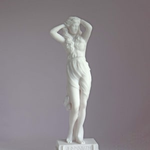 Aphrodite statue Greek Goddess made of Alabaster white 16cm-18cm