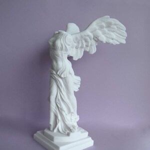 Victory of Samothrace replica made of Alabaster 27cm white
