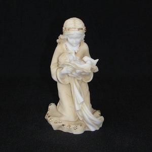 Mary holding baby Jesus statue made of Alabaster 10cm gold