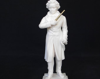Ludwig van Beethoven whole statue made of Alabaster 26cm white