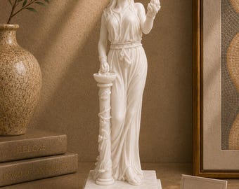 Estátua da deusa grega Héstia, feita de alabastro branco, com 16 a 18 cm de altura.