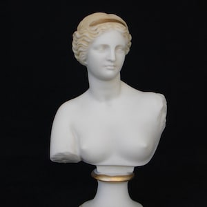 Aphrodite buste beeld gemaakt van albast 53cm goud