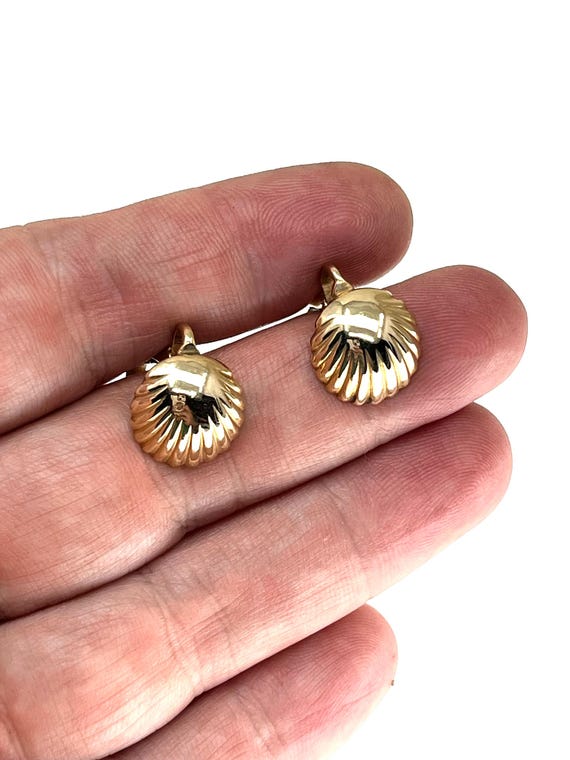 Estate Solid 14K Gold High Quality Shell Clip Ear… - image 4