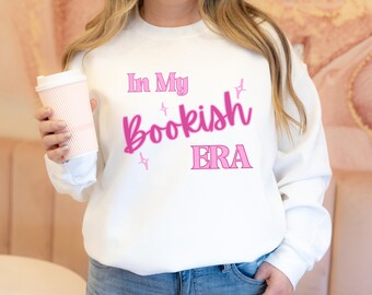 In meiner Bücherwurm-Ära Sweatshirt | BookTok Aesthetic Rundhalsausschnitt | Romantik Geschenk für Leseratten | Bücherwurm Grafik Pullover | Gemütliches Leser Outfit | Buchliebhaber