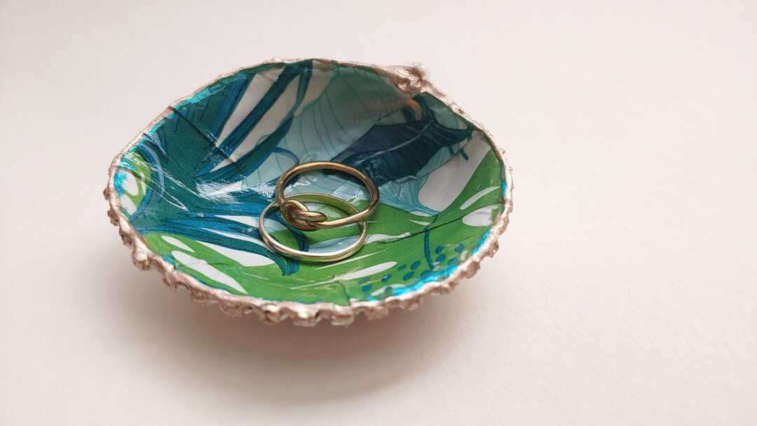 Shell Ring Holder Scallop Shell Small Shell Tropical Leaf Print 02 - Etsy